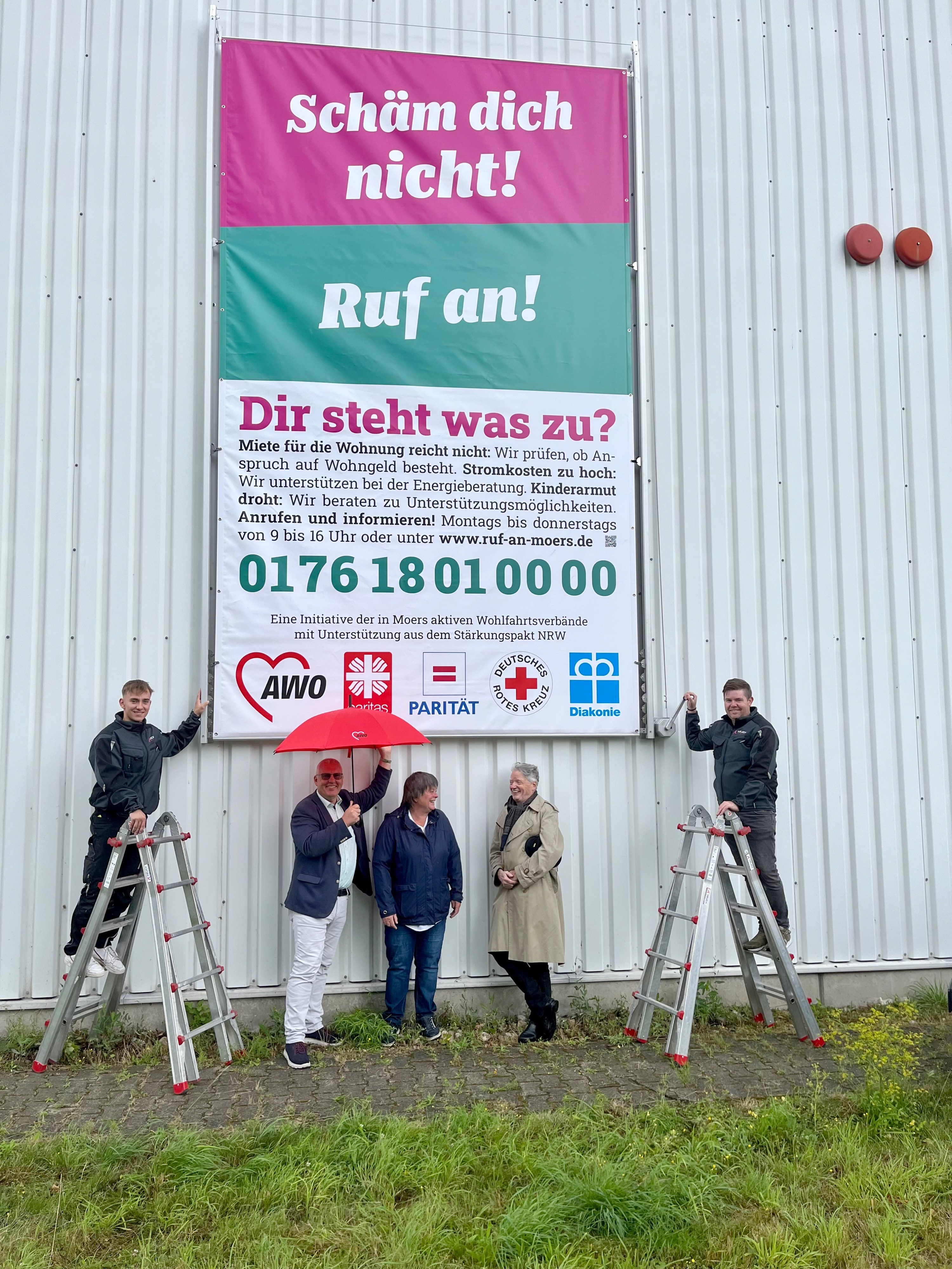 Banner-Montage beim Baumarkt Swertz in Moers